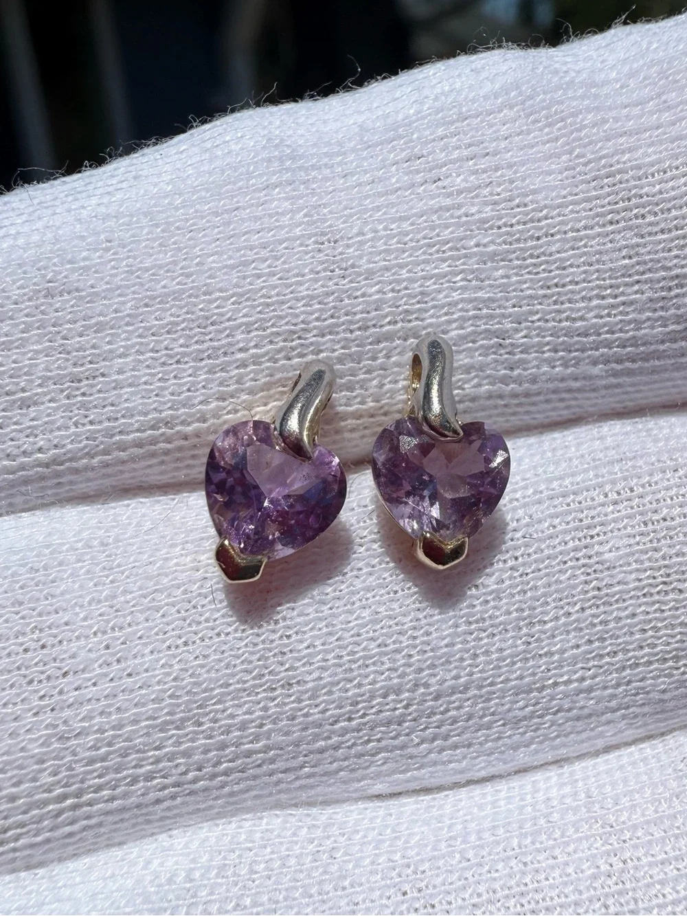 10k Yellow & White Gold Heart-Shaped Purple Amethyst Stud Earrings! - Picture 6 of 12